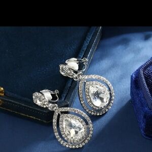 NWOT Hollow Geometric Ear Clip Trendy Zircon Decor Long Silvery Clip on